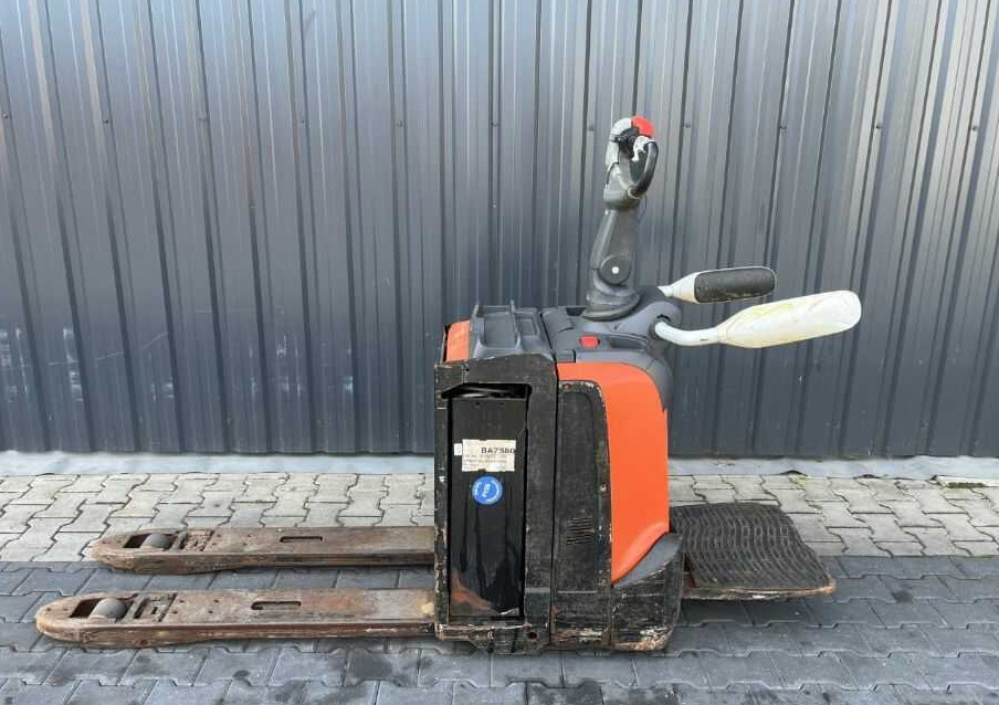 BT LPE200 - Вилушкар за палети: слика 2 BT LPE200 - Вилушкар за палети: слика 2