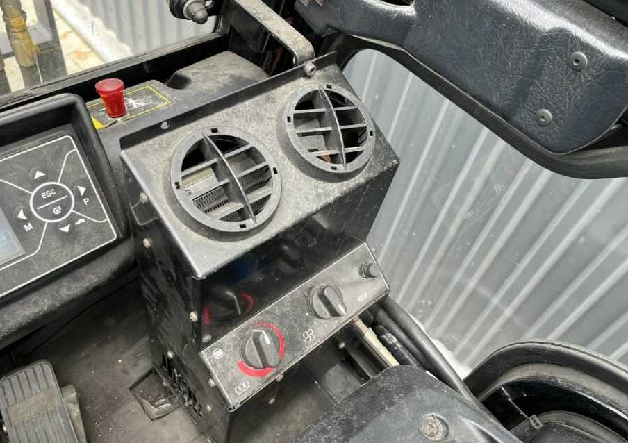 Лизинг на  Hyundai 25B-9 Hyundai 25B-9: слика 8