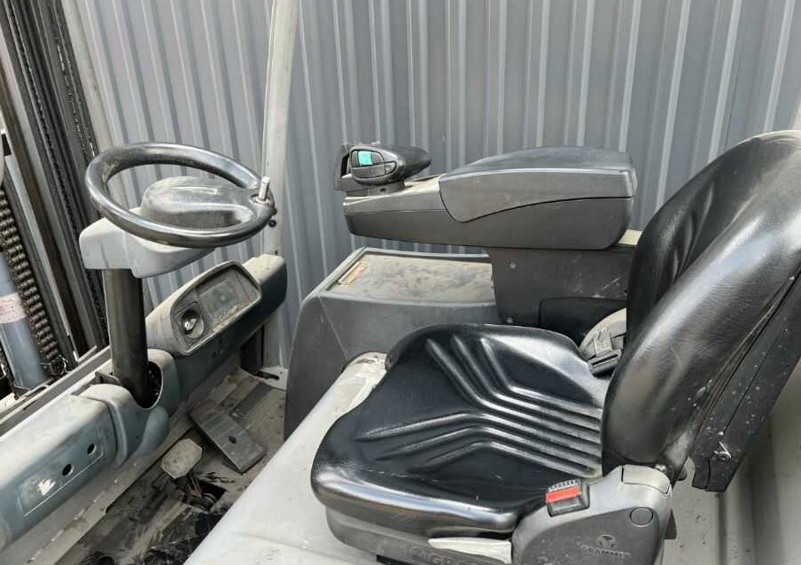 Лизинг на  Jungheinrich EFG320 Jungheinrich EFG320: слика 7