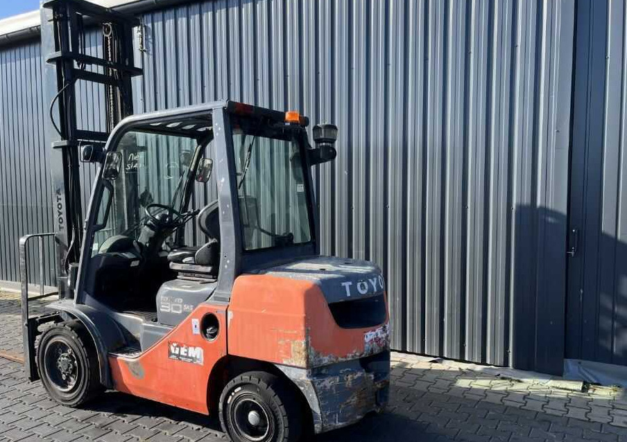 Toyota 8FDF30 - Дизел вилушкар: слика 3 Toyota 8FDF30 - Дизел вилушкар: слика 3