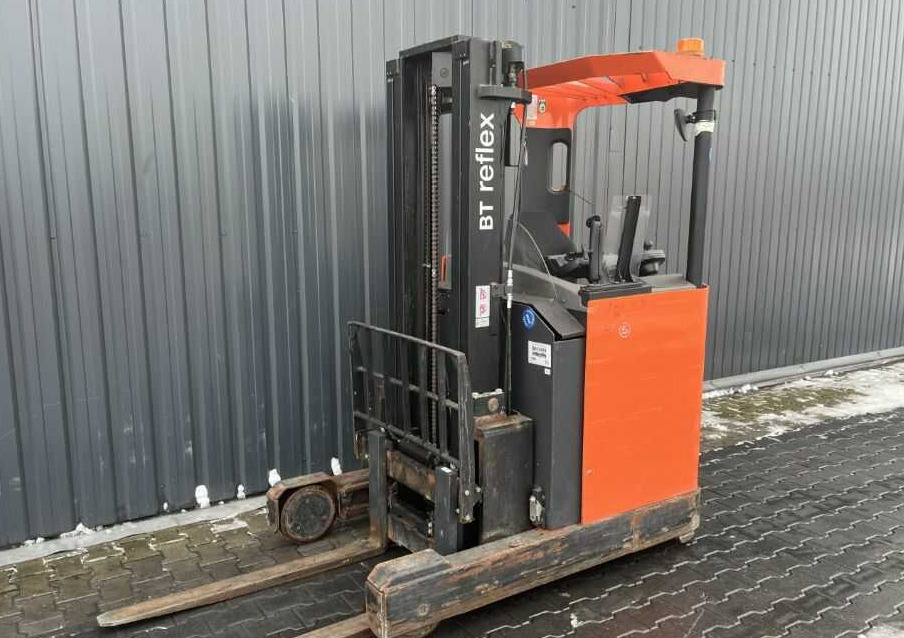 Toyota RRE140M - Вилушкар со подигнување: слика 1 Toyota RRE140M - Вилушкар со подигнување: слика 1