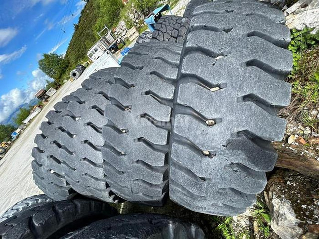 Bridgestone 30.00R51 - Гуми и бандажи: слика 1 Bridgestone 30.00R51 - Гуми и бандажи: слика 1