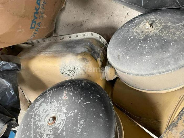 Caterpillar 101-2121 ADMISSION AIR 763 - Систем за внесување на воздух за Градежна машина: слика 3 Caterpillar 101-2121 ADMISSION AIR 763 - Систем за внесување на воздух за Градежна машина: слика 3