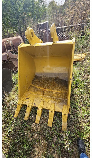 Komatsu PC200 - Корпа: слика 1 Komatsu PC200 - Корпа: слика 1