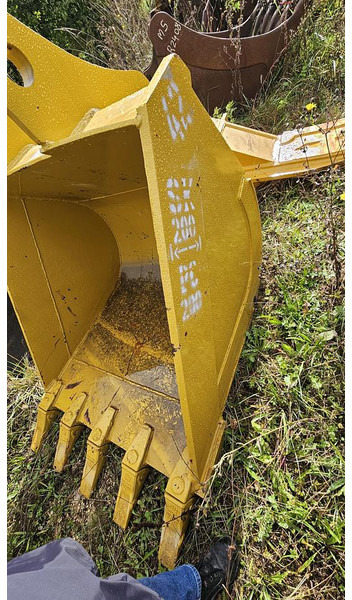 Komatsu PC200 - Корпа: слика 3 Komatsu PC200 - Корпа: слика 3