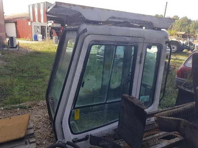 Liebherr A904 R904 A914 R914 A924 R924 A934 R934 A944 R944 A954 R954 - - Кабина за Градежна машина: слика 2 Liebherr A904 R904 A914 R914 A924 R924 A934 R934 A944 R944 A954 R954 - - Кабина за Градежна машина: слика 2