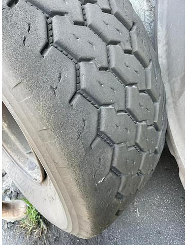 ROUE BRIDGESTONE 65R22.5 M748 - Гуми и бандажи: слика 3 ROUE BRIDGESTONE 65R22.5 M748 - Гуми и бандажи: слика 3
