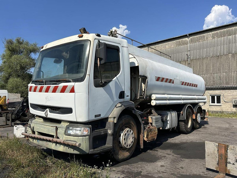 Renault 320 - Камион цистерна: слика 1 Renault 320 - Камион цистерна: слика 1