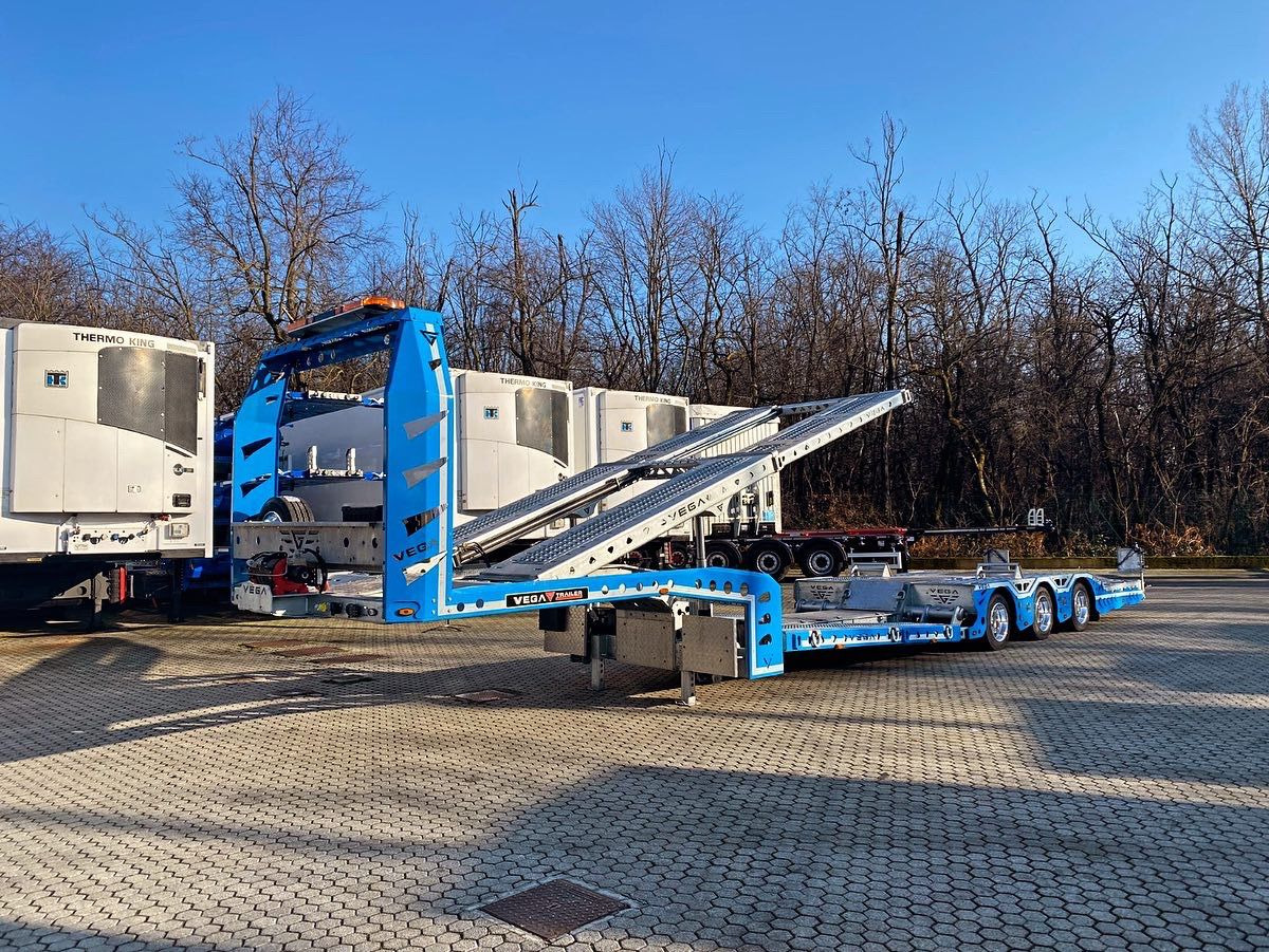 PROMAX 3 AXLE TRUCK CARRIER - Автотранспортна полуприколка: слика 3 PROMAX 3 AXLE TRUCK CARRIER - Автотранспортна полуприколка: слика 3