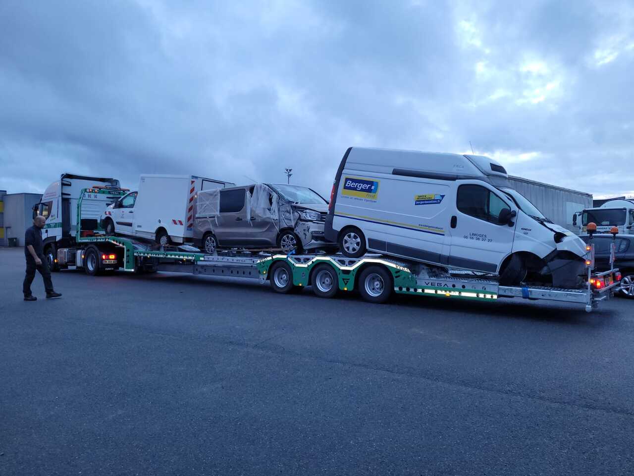 VEGA-3 (TRUCK CARRIER)  - Автотранспортна полуприколка: слика 5 VEGA-3 (TRUCK CARRIER)  - Автотранспортна полуприколка: слика 5