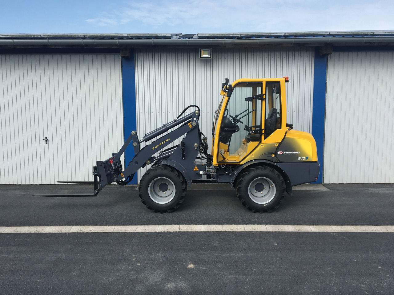 EUROTRAC W12 CMF - Земјоделски натоварувач: слика 3 EUROTRAC W12 CMF - Земјоделски натоварувач: слика 3