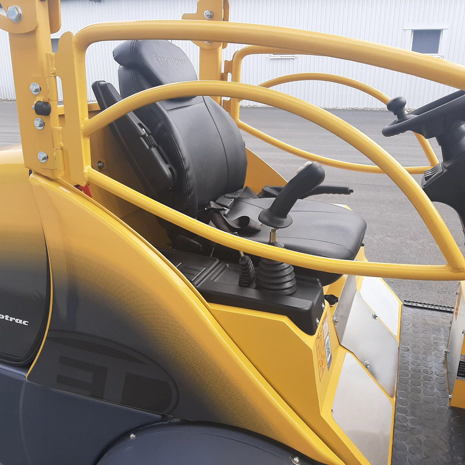 Eurotrac W12 Radlader Hoflader - Земјоделски натоварувач: слика 5 Eurotrac W12 Radlader Hoflader - Земјоделски натоварувач: слика 5