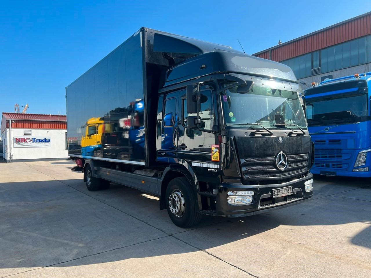 Mercedes-Benz ATEGO 1530 * SCHLAFKABINE * STANDKLIMA*LBW 2 TON - Камион сандучар: слика 1 Mercedes-Benz ATEGO 1530 * SCHLAFKABINE * STANDKLIMA*LBW 2 TON - Камион сандучар: слика 1