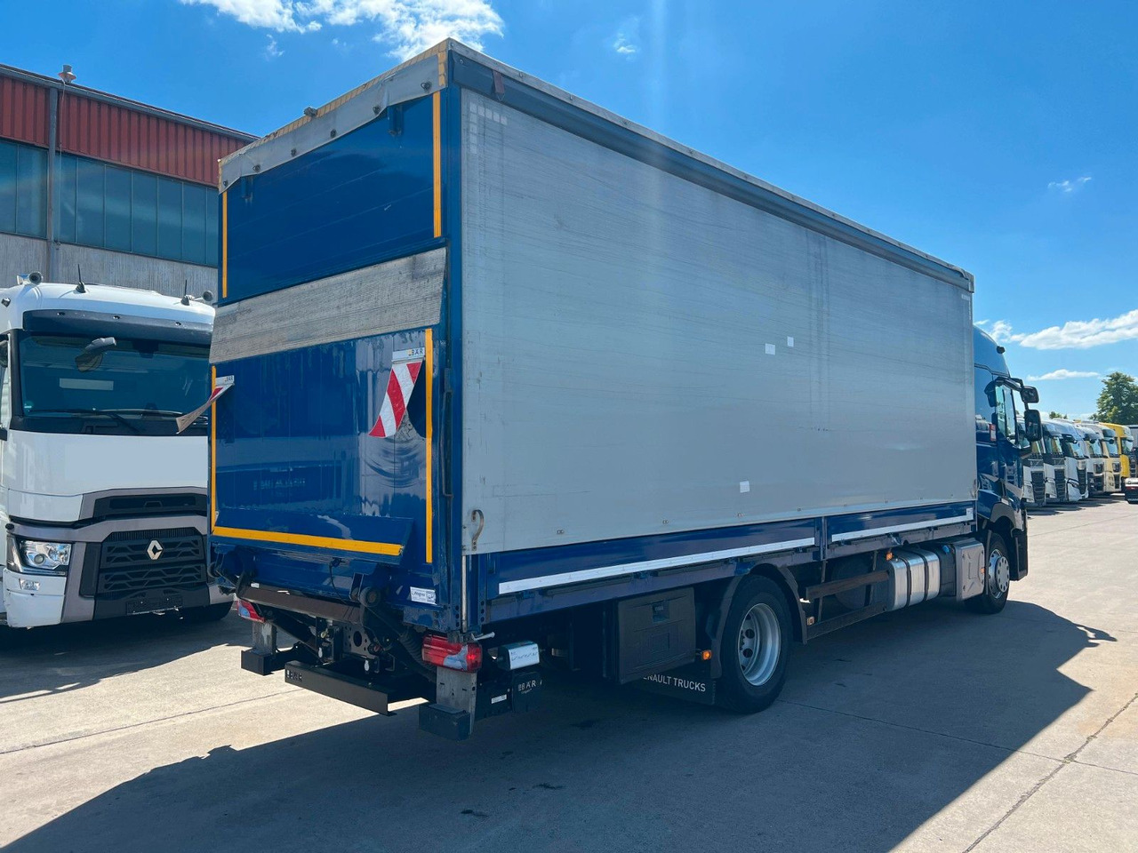 Renault T 380 COMFORT * 18 T * LBW * KLIMA * TOP * - Камион со церада: слика 4 Renault T 380 COMFORT * 18 T * LBW * KLIMA * TOP * - Камион со церада: слика 4