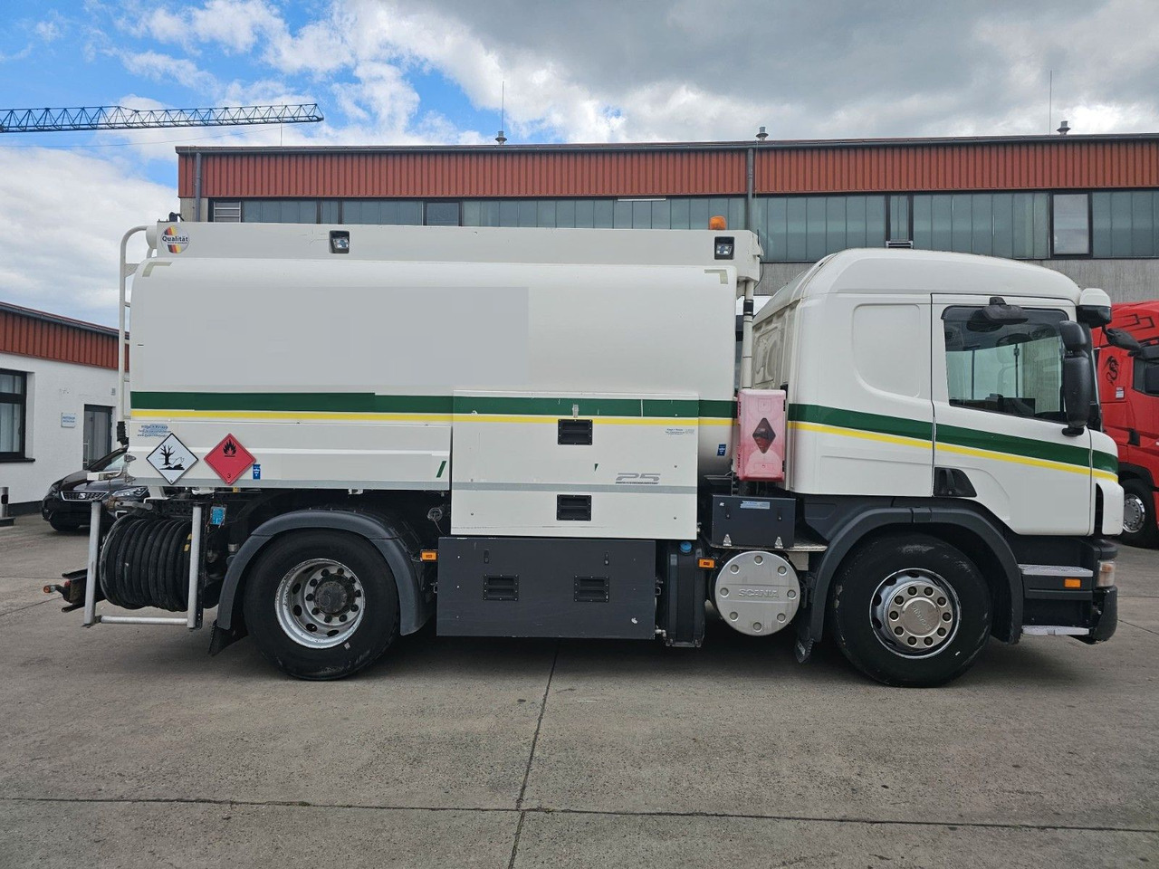 Scania P 360 * OBER/-UNTER * 3 KAMMER * BENZIN * - Камион цистерна: слика 4 Scania P 360 * OBER/-UNTER * 3 KAMMER * BENZIN * - Камион цистерна: слика 4