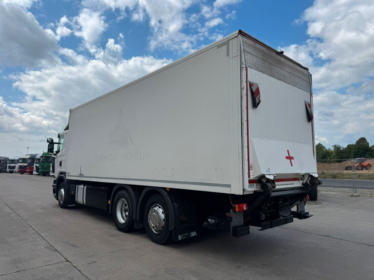 Scania P 380 * KOFFER * LBW 3 TON * LENK / LIFTACHSE * - Камион сандучар: слика 4 Scania P 380 * KOFFER * LBW 3 TON * LENK / LIFTACHSE * - Камион сандучар: слика 4
