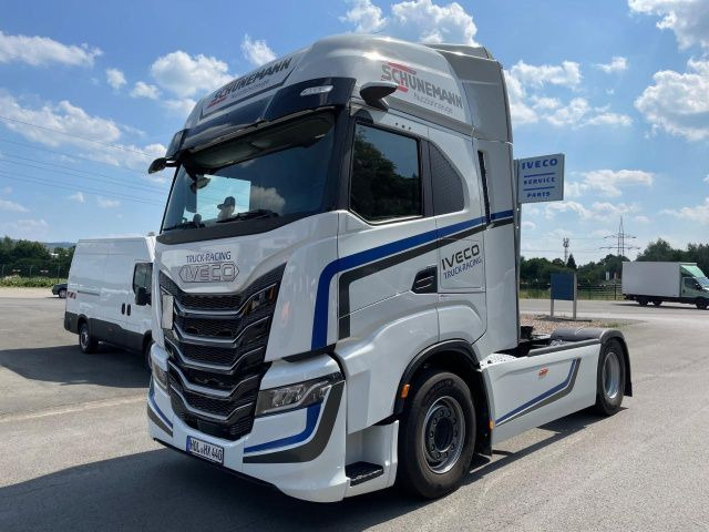 Iveco S-Way AS440S50T/P Euro6 Intarder Klima Navi ZV - Камион влекач: слика 1 Iveco S-Way AS440S50T/P Euro6 Intarder Klima Navi ZV - Камион влекач: слика 1