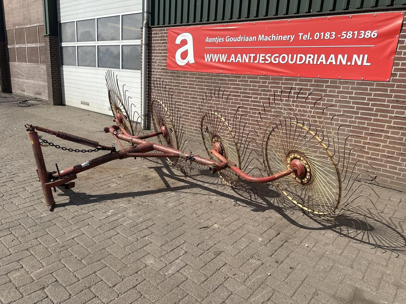 4 bords gedragen acrobaat - Gebruikt - Превртувач и гребло: слика 2 4 bords gedragen acrobaat - Gebruikt - Превртувач и гребло: слика 2