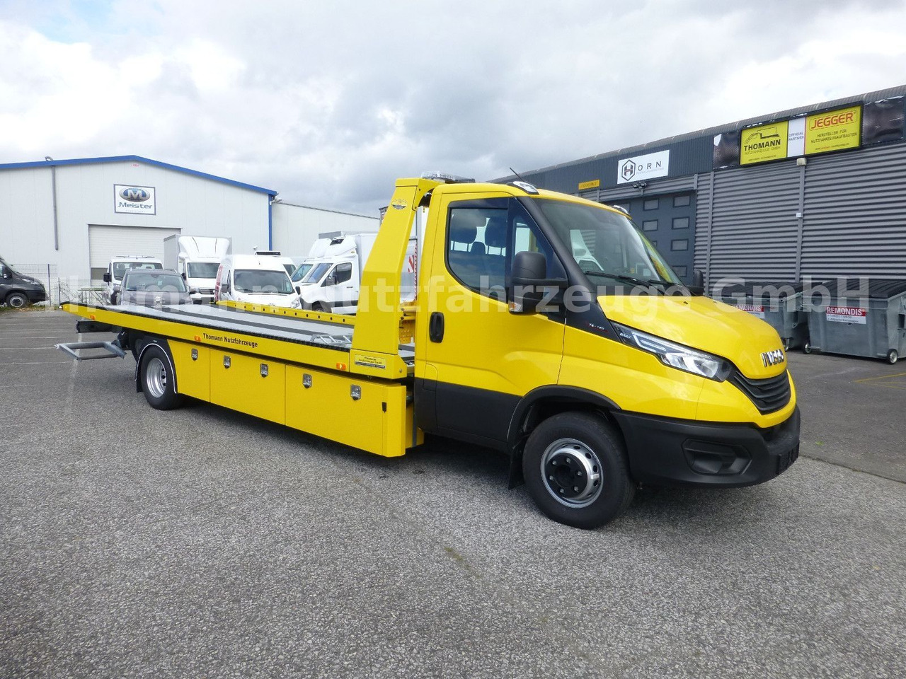 Iveco DAILY 72C18 Schiebeplateu Luftfed Navi Hubbrille - Камион за влечење: слика 1 Iveco DAILY 72C18 Schiebeplateu Luftfed Navi Hubbrille - Камион за влечење: слика 1