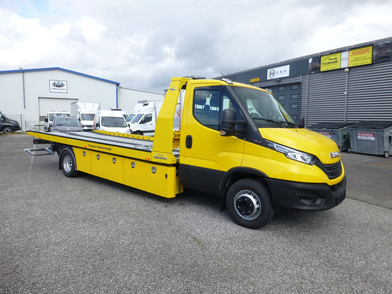 Iveco DAILY 72C18 Schiebeplateu Luftfed Navi Hubbrille - Камион за влечење: слика 1 Iveco DAILY 72C18 Schiebeplateu Luftfed Navi Hubbrille - Камион за влечење: слика 1