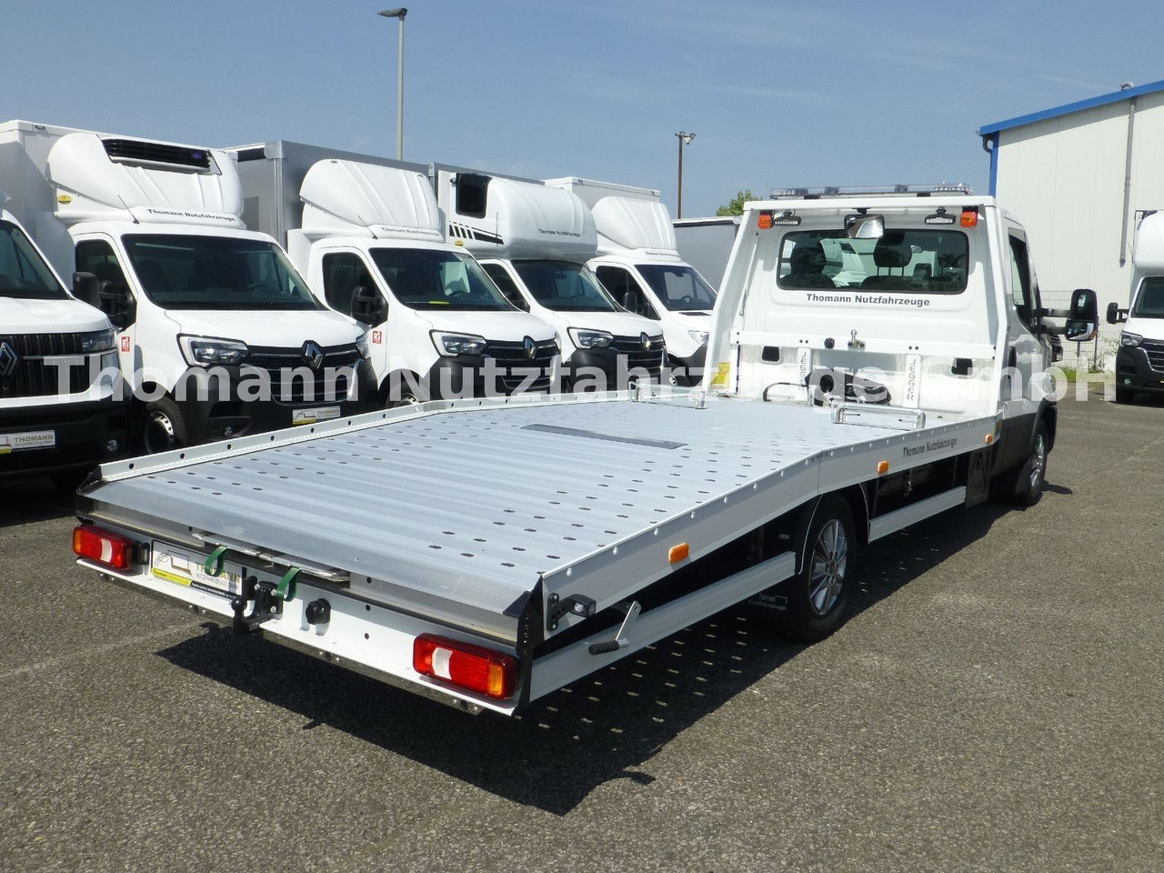 Iveco Daily 35S18 Autotransporter Aut. Luftfed. NAVI - Камион за влечење: слика 4 Iveco Daily 35S18 Autotransporter Aut. Luftfed. NAVI - Камион за влечење: слика 4
