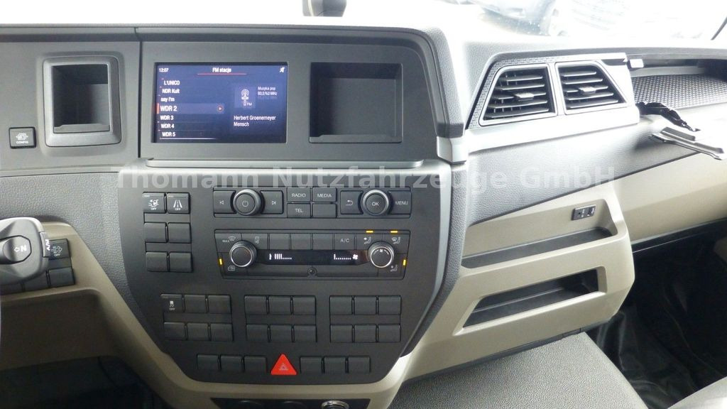 Нов Камион сандучар MAN TGL 12.220 4x2 BL CH Premium Koffer LBW: слика 21