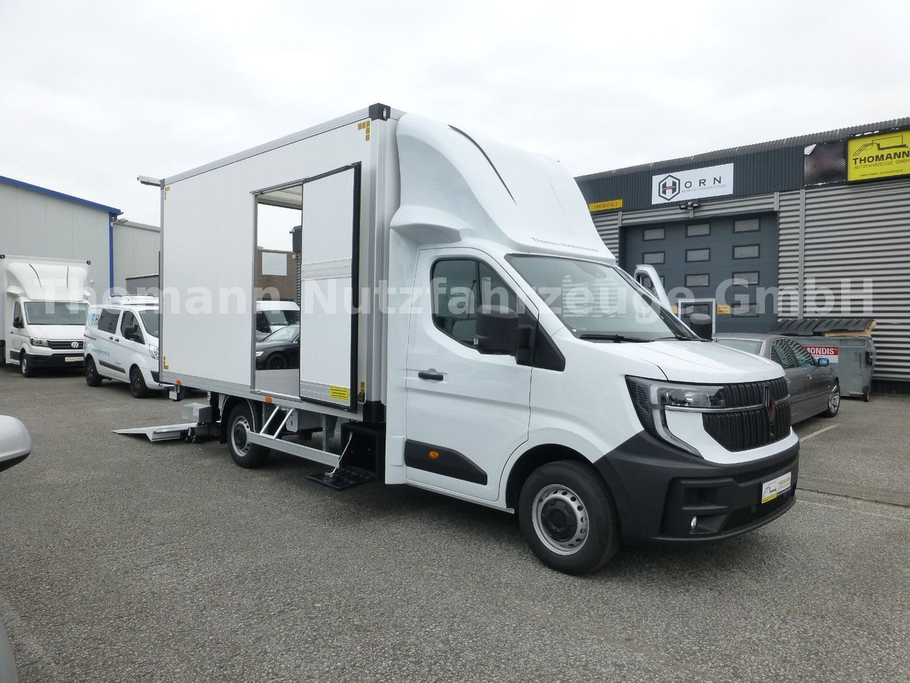 Renault NEW Master 2025 Koffer mit BÄR Ladebordwand - Комбе фургон: слика 4 Renault NEW Master 2025 Koffer mit BÄR Ladebordwand - Комбе фургон: слика 4
