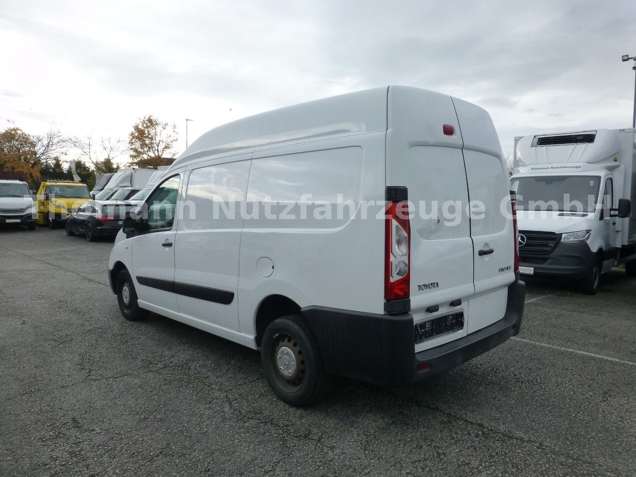 Toyota PROACE 2.0d L2H2 Klima Standheizung - Мало комбе: слика 4 Toyota PROACE 2.0d L2H2 Klima Standheizung - Мало комбе: слика 4