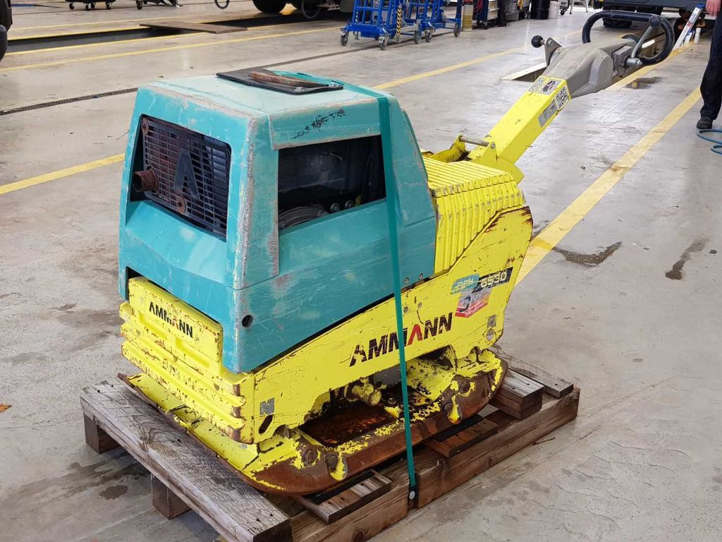 Вибрациска плоча Ammann APH 6530 Rüttelplatte / 539kg / 2018 / Diesel Ammann APH 6530 Rüttelplatte / 539kg / 2018 / Diesel: слика 6 Вибрациска плоча Ammann APH 6530 Rüttelplatte / 539kg / 2018 / Diesel Ammann APH 6530 Rüttelplatte / 539kg / 2018 / Diesel: слика 6