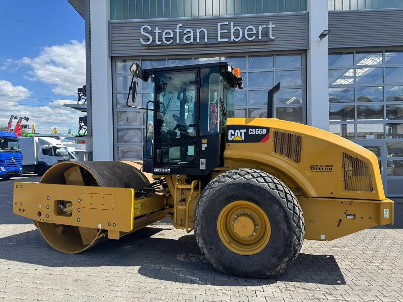 CAT CS66B / 2017 / nur 83h! / Klima / neuwertig! - Компактор: слика 5 CAT CS66B / 2017 / nur 83h! / Klima / neuwertig! - Компактор: слика 5