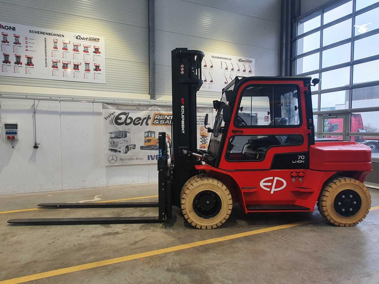 EP Equipment EFL 702 / 7T / Triplex: 5,40m / ZVG - Електричен вилушкар: слика 2 EP Equipment EFL 702 / 7T / Triplex: 5,40m / ZVG - Електричен вилушкар: слика 2