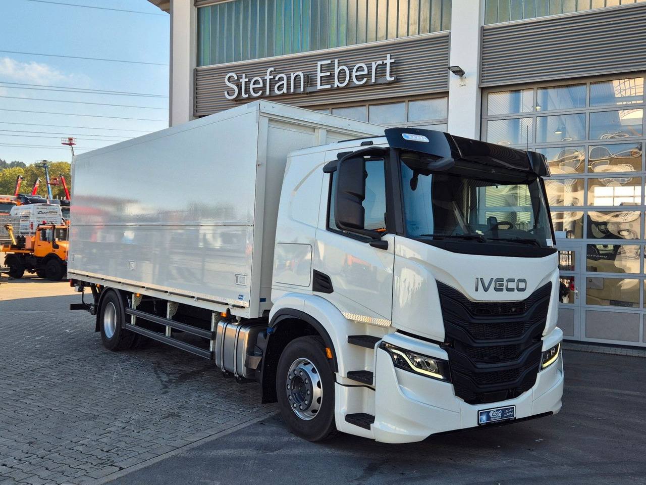 Iveco AT190S40/FP Böse Schwenkwand LBW AHK - Камион сандучар: слика 2 Iveco AT190S40/FP Böse Schwenkwand LBW AHK - Камион сандучар: слика 2