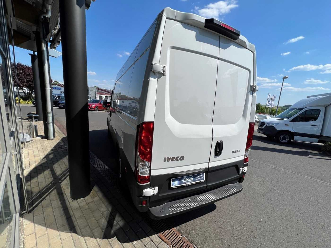 Iveco Daily 35 S 16 V *Klima*3.520mm* - Товарно комбе: слика 5 Iveco Daily 35 S 16 V *Klima*3.520mm* - Товарно комбе: слика 5