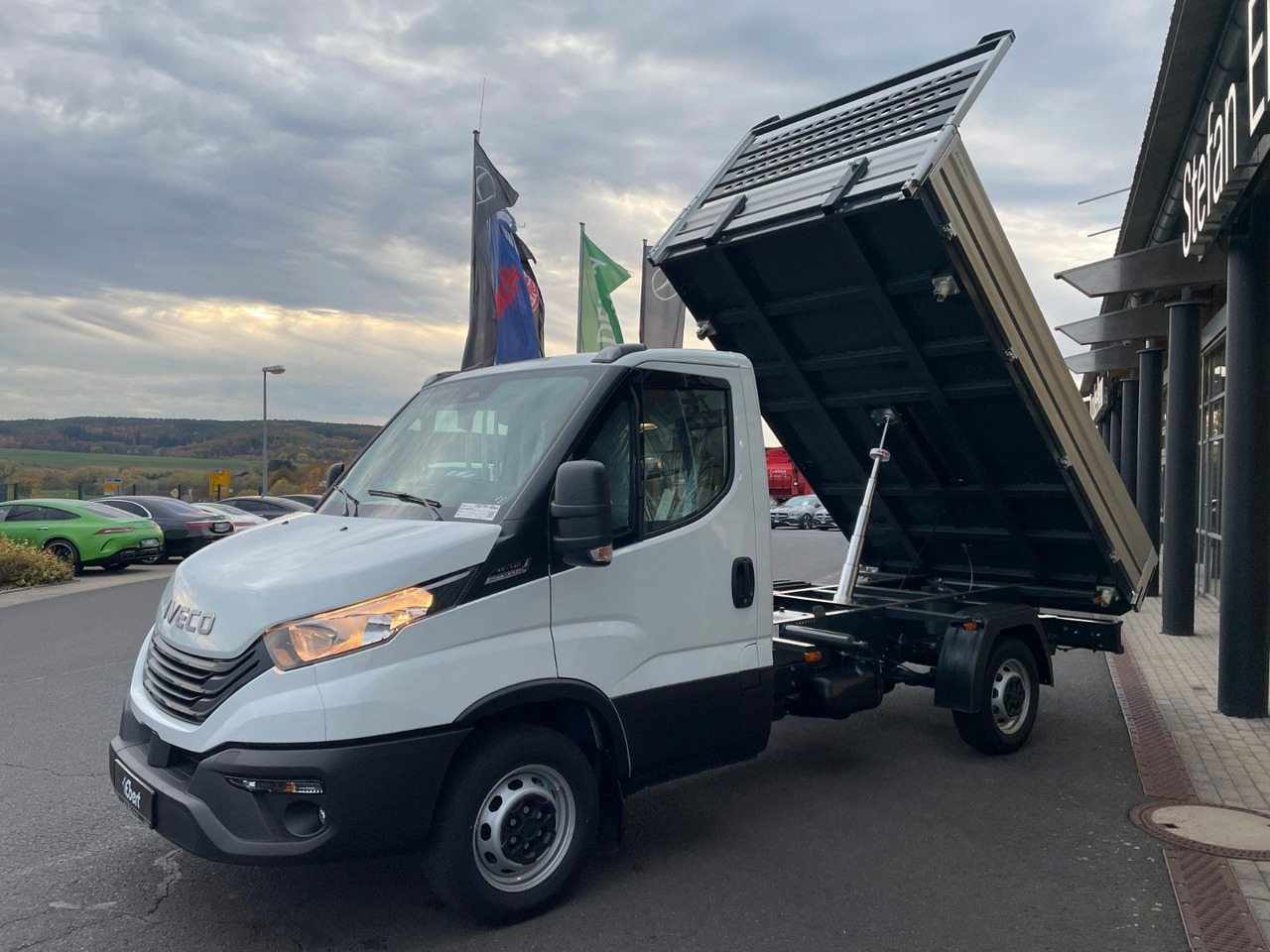 Iveco Daily 35S14 A8*R3.450mm*Automatik*Kamera*2Sitze* - Комби кипер: слика 3 Iveco Daily 35S14 A8*R3.450mm*Automatik*Kamera*2Sitze* - Комби кипер: слика 3
