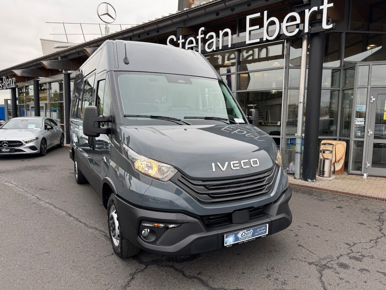 Iveco Daily 35S18HA8 3.0L *R3.520mm*AHK*2xSchiebetür* - Товарно комбе: слика 2 Iveco Daily 35S18HA8 3.0L *R3.520mm*AHK*2xSchiebetür* - Товарно комбе: слика 2