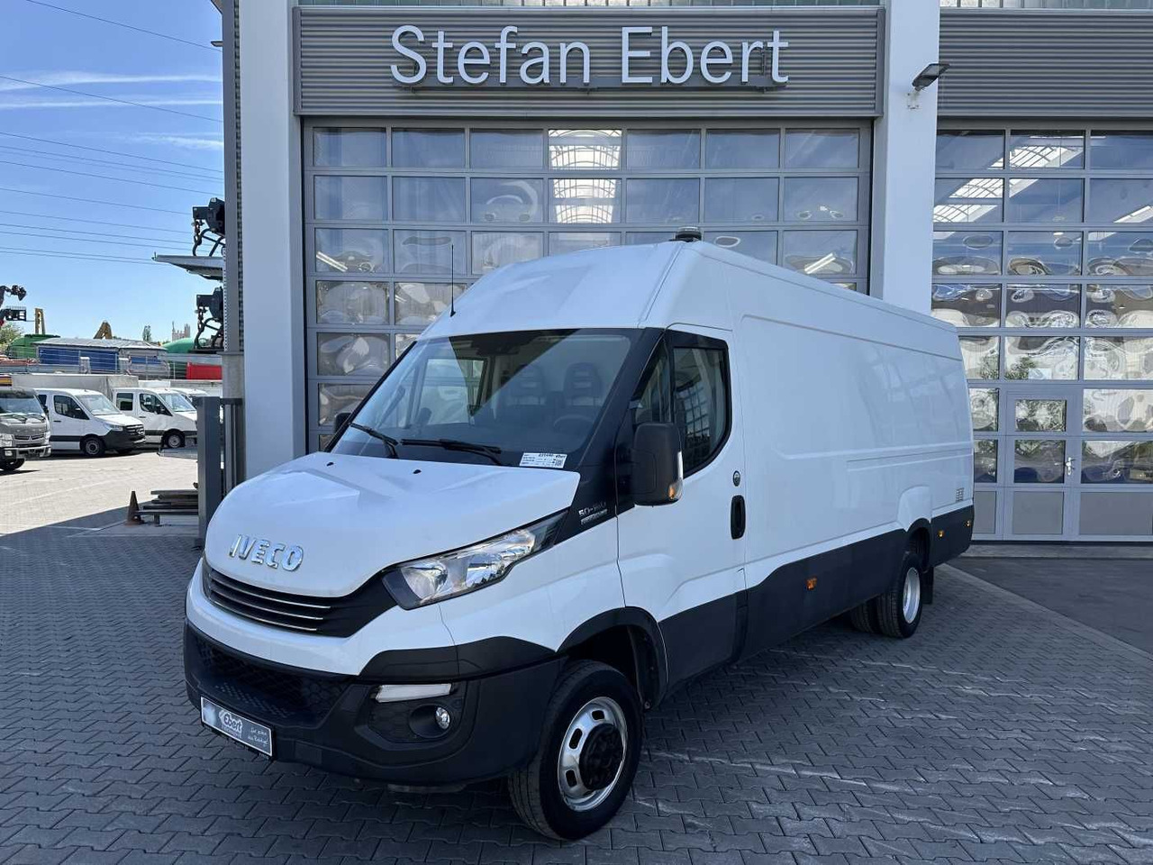 Iveco Daily 50C16 R4.100mm *AHK*Automatik*Ladekran* - Товарно комбе: слика 1 Iveco Daily 50C16 R4.100mm *AHK*Automatik*Ladekran* - Товарно комбе: слика 1