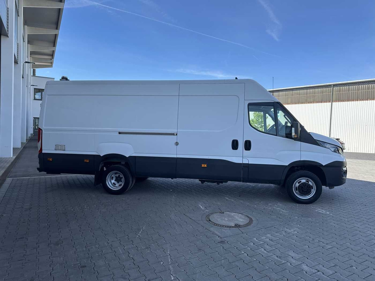 Iveco Daily 50C16 R4.100mm *AHK*Automatik*Ladekran* - Товарно комбе: слика 4 Iveco Daily 50C16 R4.100mm *AHK*Automatik*Ladekran* - Товарно комбе: слика 4