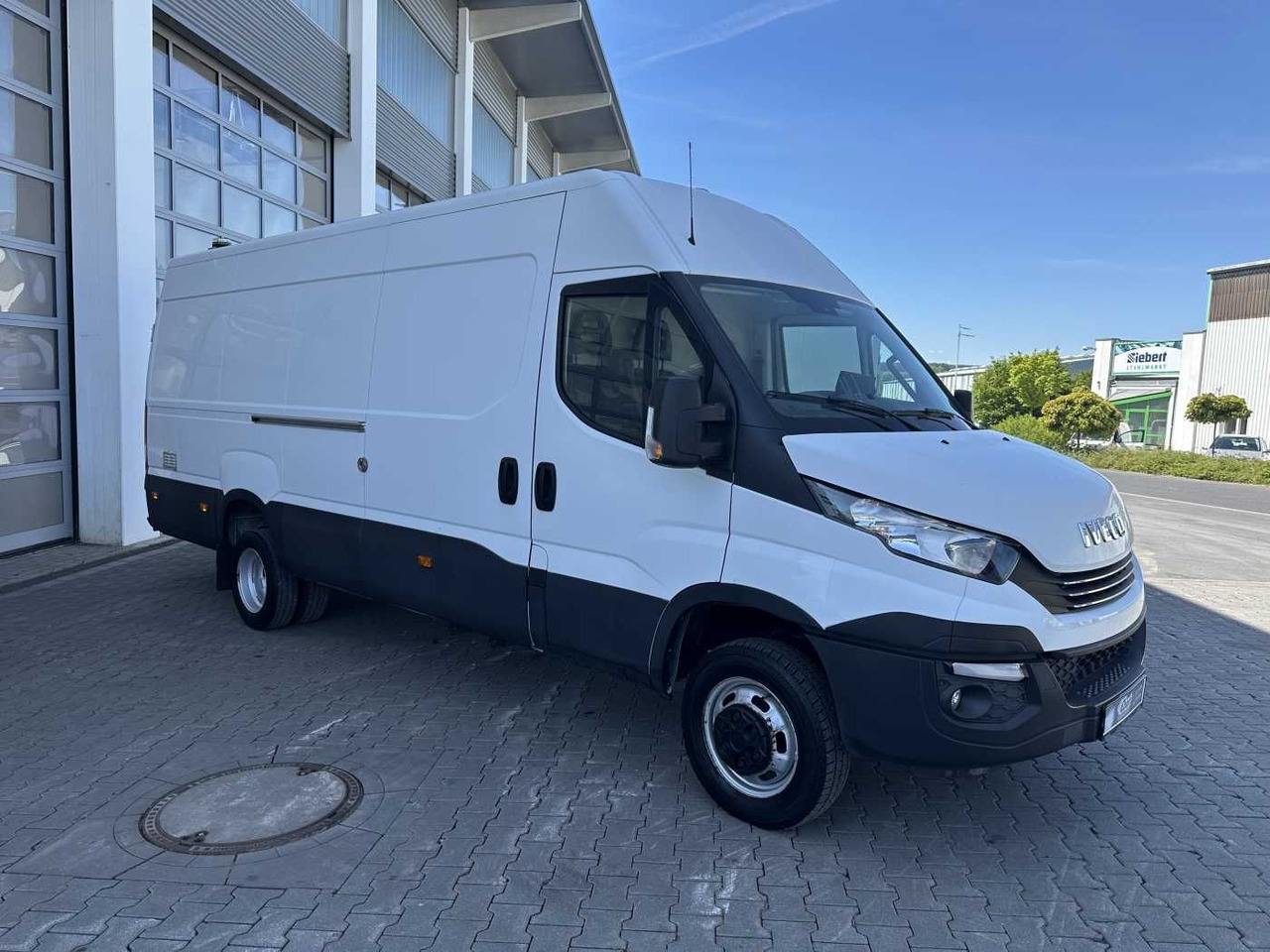 Iveco Daily 50C16 R4.100mm *AHK*Automatik*Ladekran* - Товарно комбе: слика 3 Iveco Daily 50C16 R4.100mm *AHK*Automatik*Ladekran* - Товарно комбе: слика 3