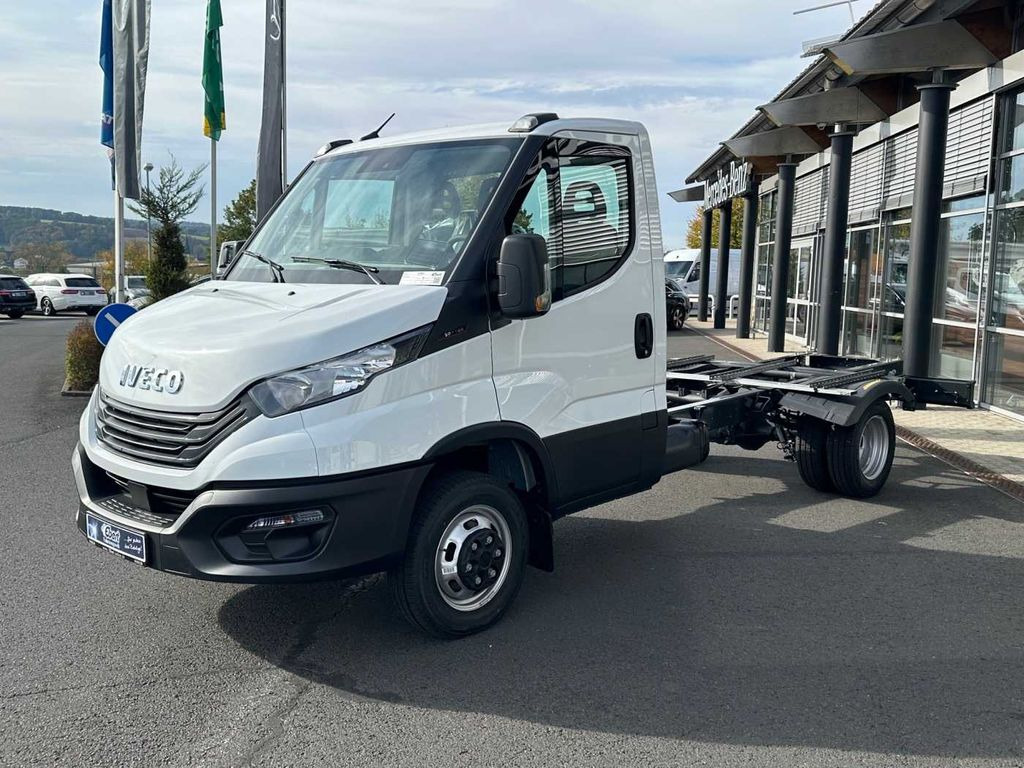 Iveco Daily 50C18 3.0L *R3750mm*Navi*Klima* 3x - Камион со кабинска шасија: слика 3 Iveco Daily 50C18 3.0L *R3750mm*Navi*Klima* 3x - Камион со кабинска шасија: слика 3