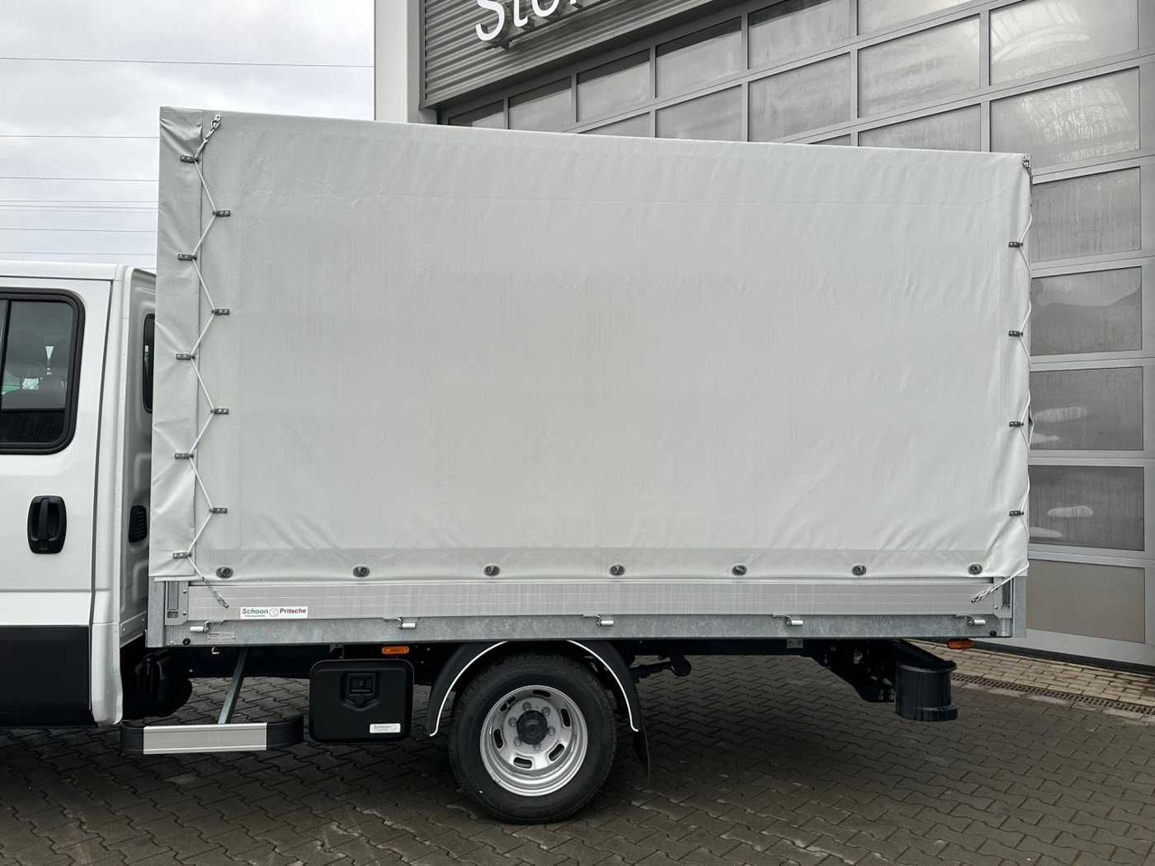 Iveco Daily 50C18H A8 DoKa *AHK*Automatik*7-Sitze* - Комбе со отворен сандак, Комби со двојна кабина: слика 5 Iveco Daily 50C18H A8 DoKa *AHK*Automatik*7-Sitze* - Комбе со отворен сандак, Комби со двојна кабина: слика 5