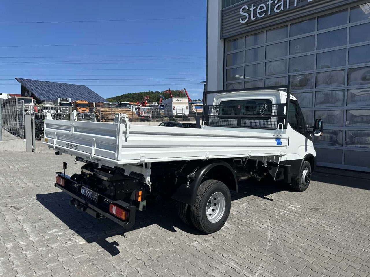 Iveco Daily 60C18H Kipper *R3.450mm*Kamera*2xAHK* - Комби кипер: слика 4 Iveco Daily 60C18H Kipper *R3.450mm*Kamera*2xAHK* - Комби кипер: слика 4
