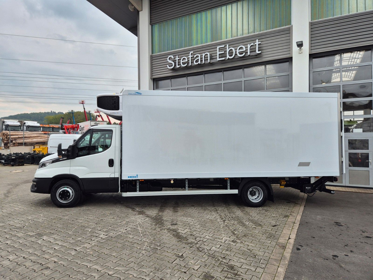 Iveco Daily 70C18 A8 3.0L *R5.100mm*LBW*Luft*Automatik - Комбе ладилник: слика 3 Iveco Daily 70C18 A8 3.0L *R5.100mm*LBW*Luft*Automatik - Комбе ладилник: слика 3