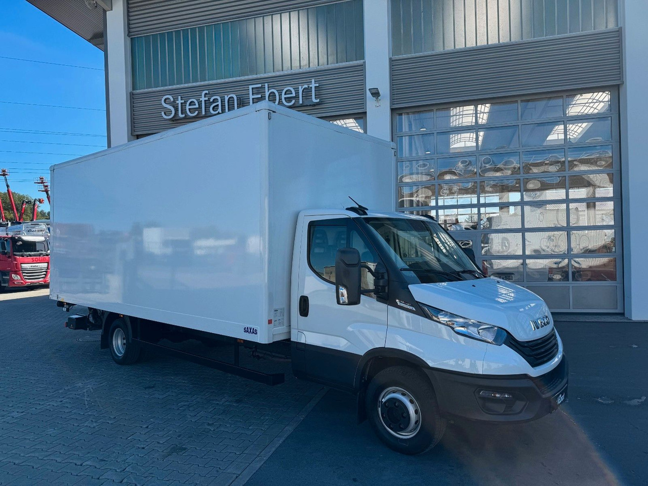 Iveco Daily 70C18 A8 *Koffer*LBW*Automatik* - Комбе фургон: слика 2 Iveco Daily 70C18 A8 *Koffer*LBW*Automatik* - Комбе фургон: слика 2