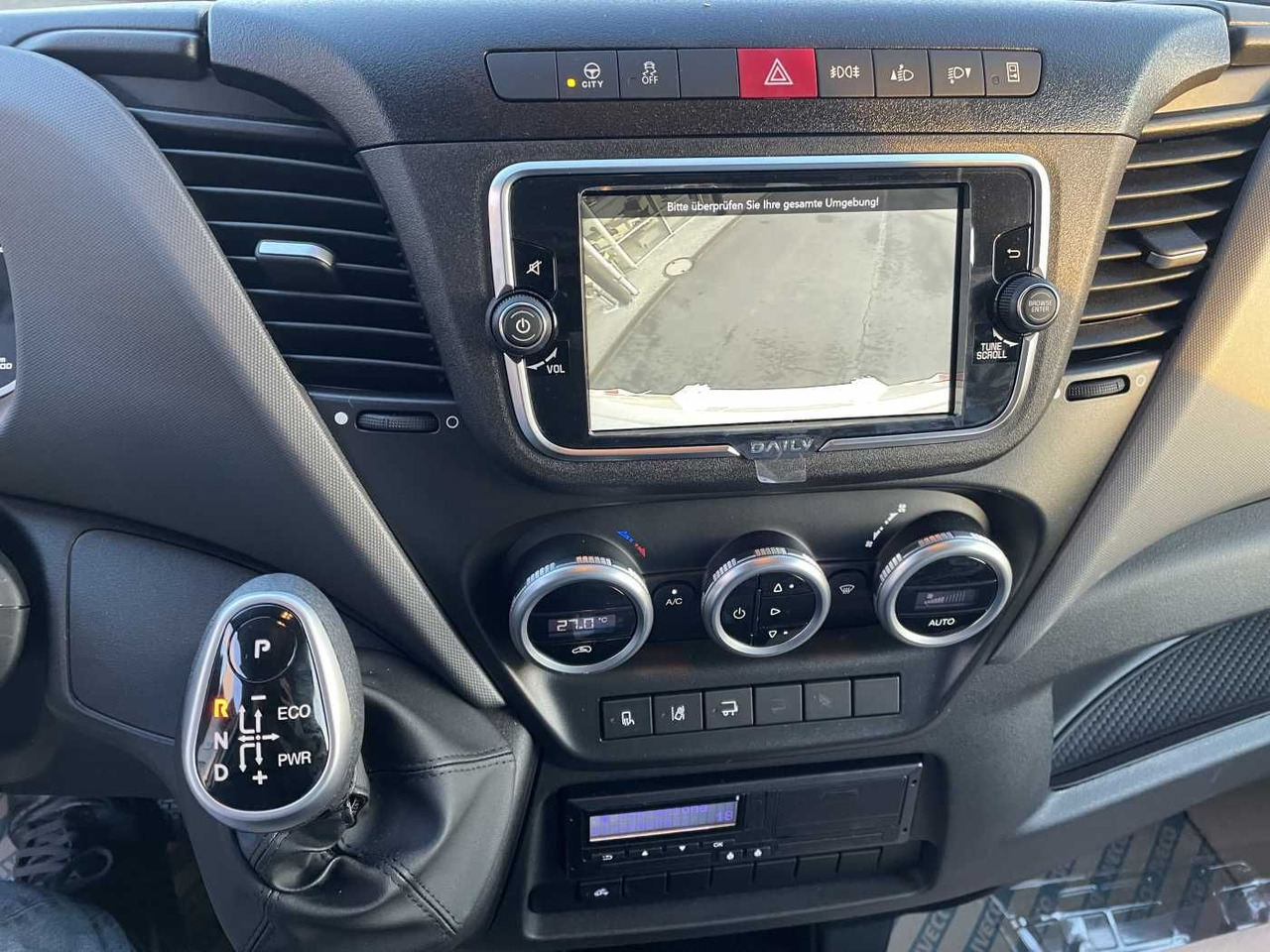 Нов Комбе фургон Iveco Daily 70C18 HA8 *LBW*Schwenkwandkoffer*: слика 15