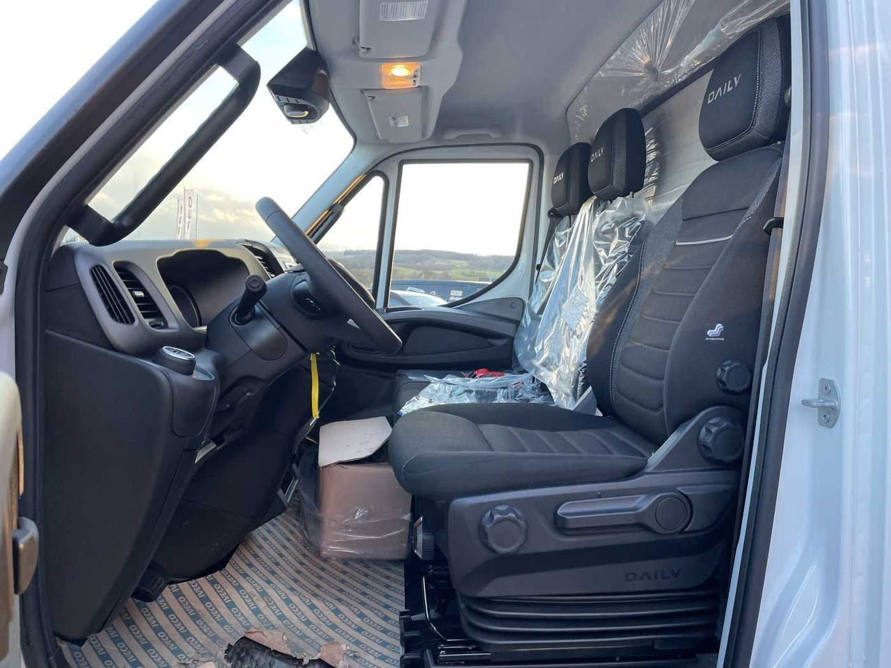 Нов Комбе фургон Iveco Daily 70C18 HA8 *LBW*Schwenkwandkoffer*: слика 11