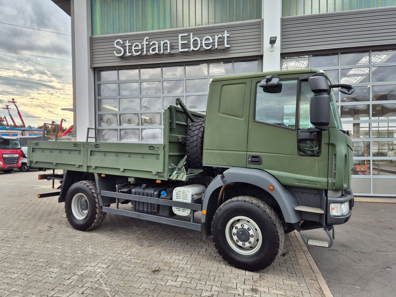 Iveco Eurocargo ML100E22WM-BW 4x4 Pritsche L-Haus Bett - Камион со платформа: слика 4 Iveco Eurocargo ML100E22WM-BW 4x4 Pritsche L-Haus Bett - Камион со платформа: слика 4