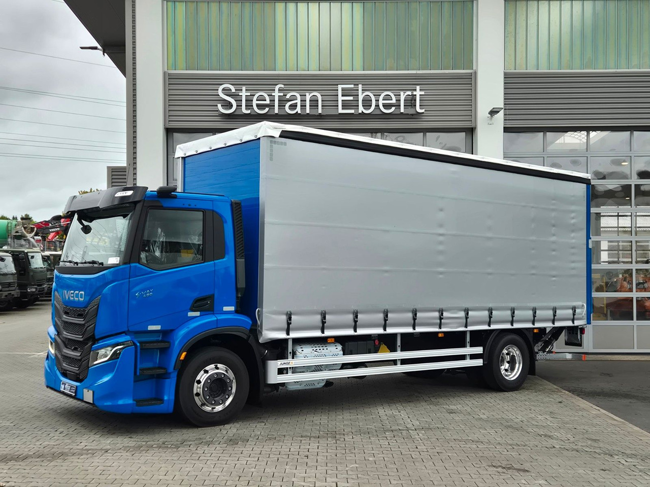 Iveco S-Way AD190S40/P Curtainsider *MirrorCam*LBW* - Камион со церада: слика 4 Iveco S-Way AD190S40/P Curtainsider *MirrorCam*LBW* - Камион со церада: слика 4