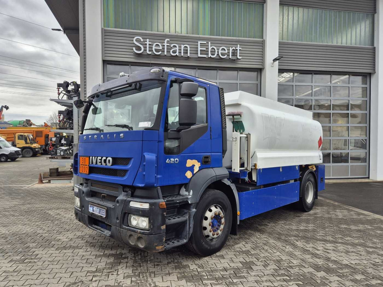 Iveco Stralis AD190S42/P 14.000L Lindner&Fischer - Камион цистерна: слика 1 Iveco Stralis AD190S42/P 14.000L Lindner&Fischer - Камион цистерна: слика 1