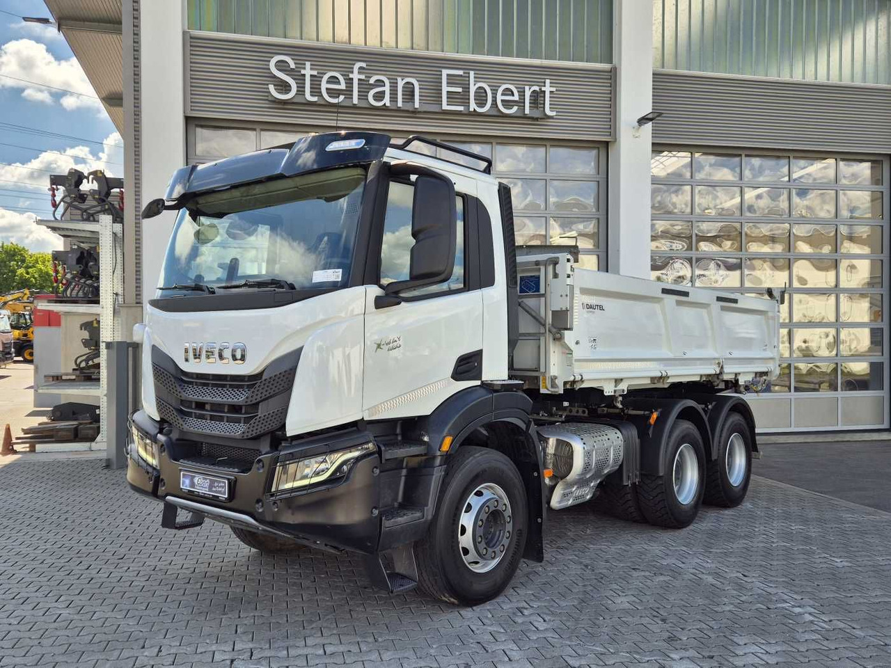 Iveco X-Way AD300X48Z HR 6x4 Intarder Bordmatic Kamera - Кипер: слика 2 Iveco X-Way AD300X48Z HR 6x4 Intarder Bordmatic Kamera - Кипер: слика 2