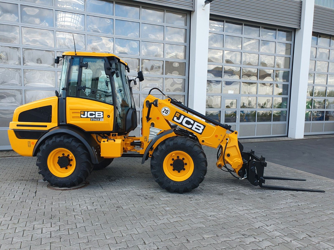 JCB TM 220 SV C / Neufahrzeug / Teleskop / Gabel - Натоварувач на тркала: слика 3 JCB TM 220 SV C / Neufahrzeug / Teleskop / Gabel - Натоварувач на тркала: слика 3